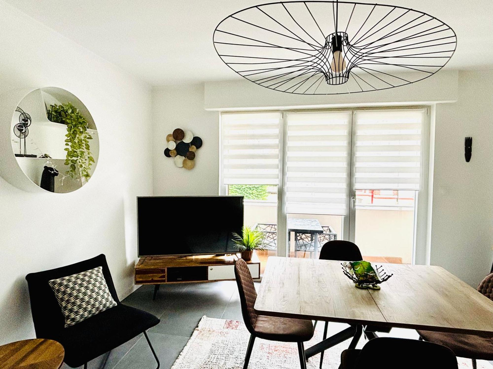Appartement De Standing Proche Centre Ville Et Gare Mulhouse Bagian luar foto